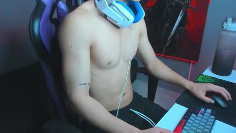 Snapshot of michael_twink18 chatting on September 23, 2025, 5:10 am Michael online show from September 23, 2025, 5:10 am