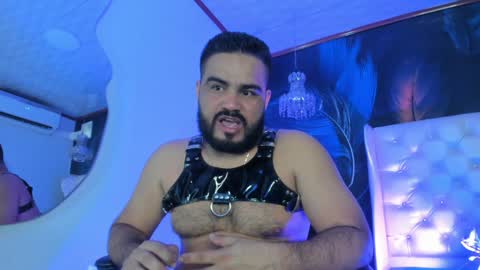 Snapshot of michaelbear_ chatting on December 5, 2024, 12:00 pm Michael online show from December 5, 2024, 12:00 pm