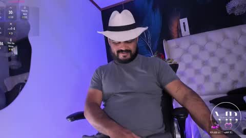 Snapshot of michaelbear_ chatting on September 17, 2025, 1:57 pm Michael online show from September 17, 2025, 1:57 pm