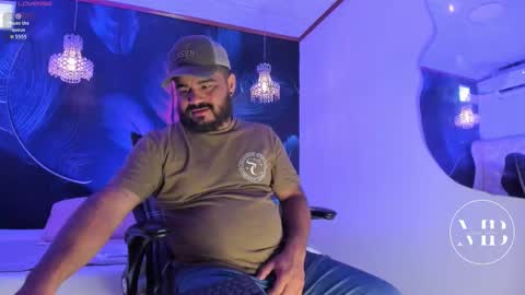 Snapshot of michaelbear_ chatting on October 16, 2025, 1:56 pm Michael online show from October 16, 2025, 1:56 pm