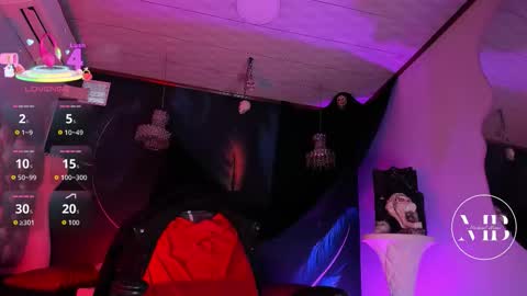 Snapshot of michaelbear_ chatting on October 25, 2025, 3:18 pm Michael online show from October 25, 2025, 3:18 pm