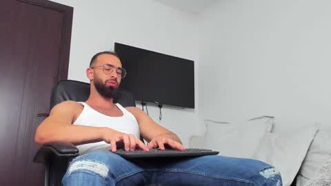 Snapshot of michaelevansx chatting on January 5, 2025, 8:00 pm MichaelEvansx online show from January 5, 2025, 8:00 pm