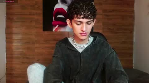 Snapshot of michaelkoiv chatting on June 19, 2026, 12:31 pm michaelkoiv online show from June 19, 2026, 12:31 pm