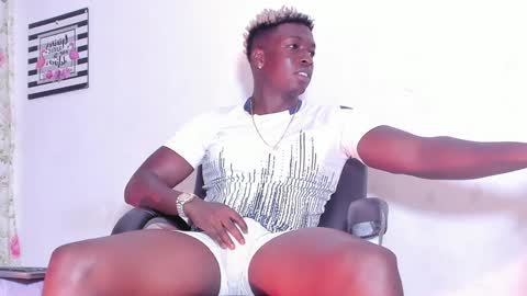 Snapshot of michaell_james chatting on December 28, 2024, 1:39 am Michaell online show from December 28, 2024, 1:39 am