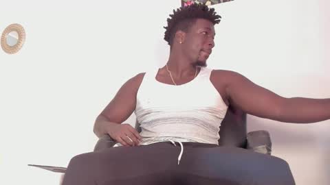 Snapshot of michaell_james chatting on September 21, 2025, 7:59 pm Michaell online show from September 21, 2025, 7:59 pm