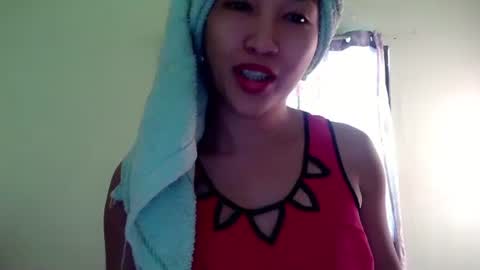 Snapshot of michaeltagocon chatting on January 1, 2025, 1:04 am My name is Kel 18. 53 short and petite... online show from January 1, 2025, 1:04 am