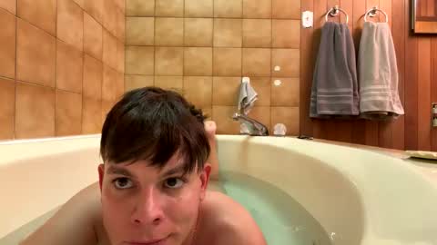 michaeltwinkboy online show from June 5, 2026, 3:57 am