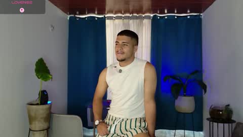 Snapshot of michel_g22 chatting on October 22, 2025, 7:57 pm michel g22 online show from October 22, 2025, 7:57 pm