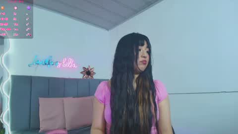 Snapshot of michell_tay1 chatting on August 6, 2026, 12:18 pm MICHELL online show from August 6, 2026, 12:18 pm
