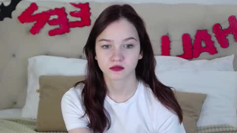 Snapshot of michelle_roux chatting on November 1, 2025, 12:40 pm Michelle online show from November 1, 2025, 12:40 pm