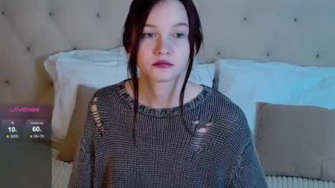 Snapshot of michelle_roux chatting on November 8, 2025, 1:55 pm Michelle online show from November 8, 2025, 1:55 pm