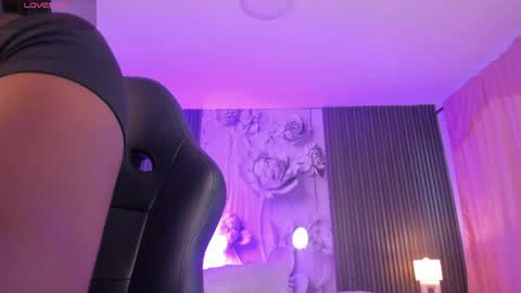 michellepreston_ online show from May 28, 2026, 12:02 pm