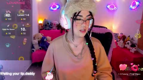 Snapshot of michellevanss22 chatting on November 11, 2025, 4:01 am online show from November 11, 2025, 4:01 am