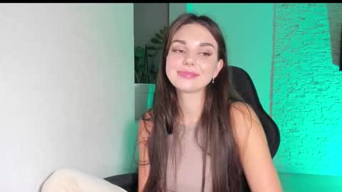 Michellee online show from October 8, 2025, 4:48 pm