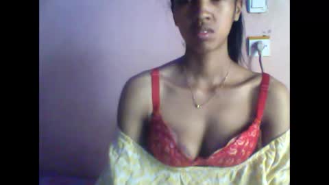 Snapshot of michou386 chatting on October 3, 2025, 8:33 am michou386 online show from October 3, 2025, 8:33 am