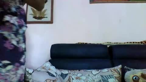 Snapshot of michou386 chatting on October 6, 2025, 5:38 am michou386 online show from October 6, 2025, 5:38 am