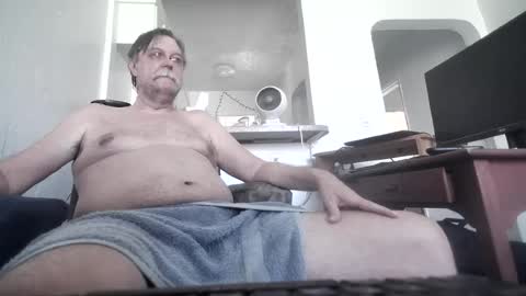 Snapshot of mick_gee chatting on July 19, 2026, 8:45 pm mick_gee online show from July 19, 2026, 8:45 pm