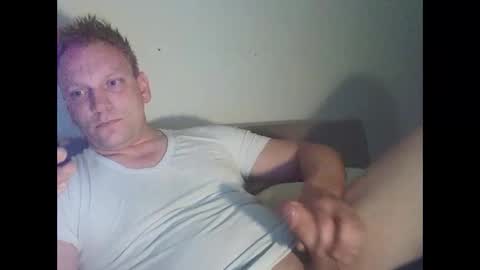 mickkxl online show from February 9, 2026, 12:09 pm