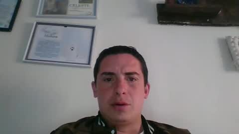 Snapshot of mickseb chatting on October 3, 2025, 8:39 pm mickseb online show from October 3, 2025, 8:39 pm