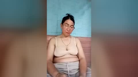 Miky online show from June 17, 2026, 4:04 am