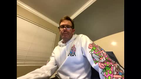 Snapshot of mickymu chatting on January 1, 2025, 5:43 am mickymu online show from January 1, 2025, 5:43 am
