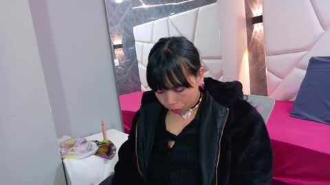 Snapshot of midnight_25 chatting on September 20, 2025, 1:01 pm Mid online show from September 20, 2025, 1:01 pm