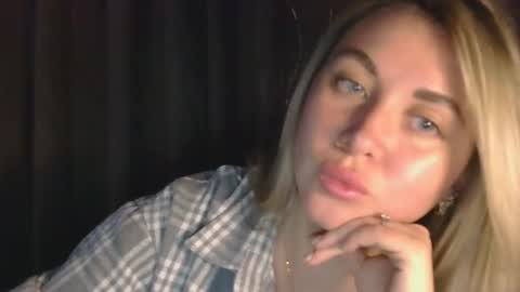 Snapshot of midnight_lace1 chatting on February 25, 2026, 3:21 pm Midnight lace1 online show from February 25, 2026, 3:21 pm