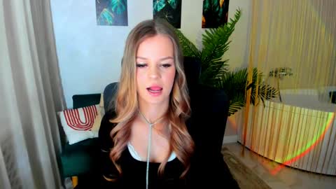 midnighteaura online show from April 8, 2026, 7:58 pm