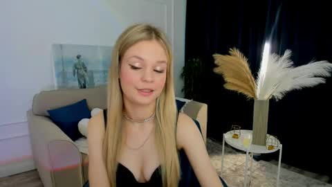 midnighteaura online show from June 4, 2026, 11:27 am