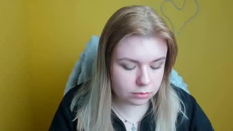 Snapshot of midnightmariana chatting on December 1, 2025, 12:32 pm Mariana online show from December 1, 2025, 12:32 pm