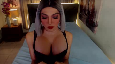 Snapshot of midnightscentxx chatting on October 1, 2025, 8:20 am KATE online show from October 1, 2025, 8:20 am