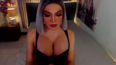 Snapshot of midnightscentxx chatting on October 5, 2025, 6:23 am KATE online show from October 5, 2025, 6:23 am