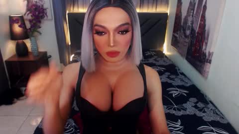 Snapshot of midnightscentxx chatting on December 1, 2025, 7:24 am KATE online show from December 1, 2025, 7:24 am