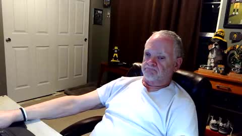 midwestdad09 online show from December 14, 2025, 2:06 am