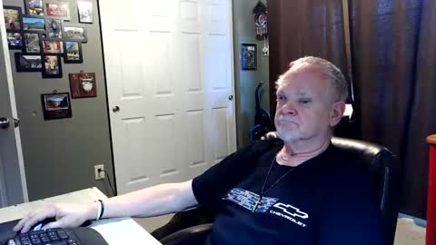 midwestdad09 online show from March 3, 2026, 7:53 pm