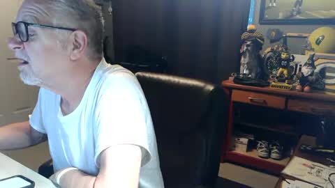 midwestdad09 online show from June 21, 2026, 10:51 am