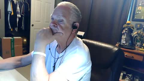 midwestdad09 online show from July 6, 2026, 12:40 am
