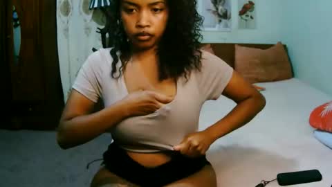 miel_07 online show from April 18, 2026, 11:03 am