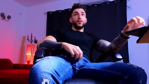 MightyAaron online show from November 12, 2025, 5:52 am