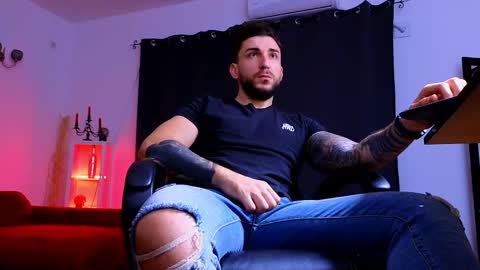 MightyAaron online show from November 30, 2025, 5:11 am