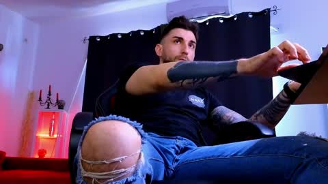 Snapshot of mightyaaron chatting on March 27, 2026, 8:26 am MightyAaron online show from March 27, 2026, 8:26 am