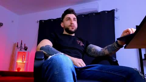 Snapshot of mightyaaron chatting on April 5, 2026, 2:31 am MightyAaron online show from April 5, 2026, 2:31 am