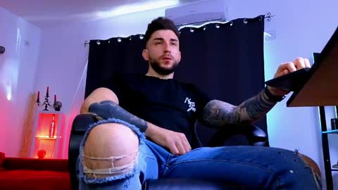 Snapshot of mightyaaron chatting on April 8, 2026, 5:18 am MightyAaron online show from April 8, 2026, 5:18 am