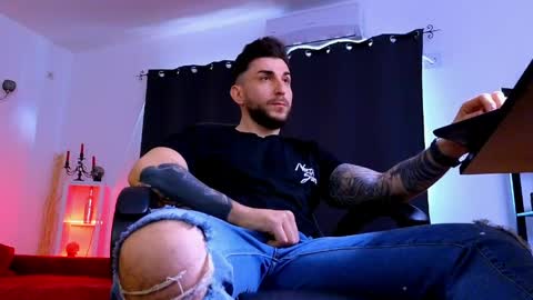 Snapshot of mightyaaron chatting on April 9, 2026, 6:19 am MightyAaron online show from April 9, 2026, 6:19 am