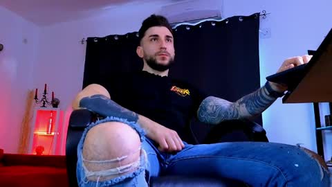 Snapshot of mightyaaron chatting on April 10, 2026, 5:12 am MightyAaron online show from April 10, 2026, 5:12 am