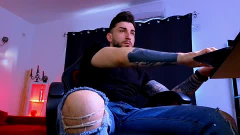 Snapshot of mightyaaron chatting on April 14, 2026, 4:40 am MightyAaron online show from April 14, 2026, 4:40 am