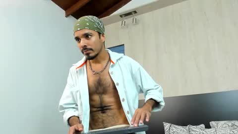 miguelsanfrancisco online show from January 3, 2025, 2:32 am