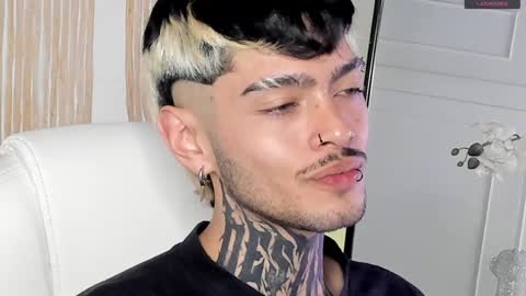 Snapshot of mihailleroy chatting on December 20, 2024, 12:41 am MIHAIL LEROY finally independent model online show from December 20, 2024, 12:41 am