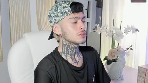 Snapshot of mihailleroy chatting on December 23, 2024, 9:29 pm MIHAIL LEROY finally independent model online show from December 23, 2024, 9:29 pm