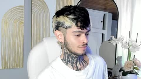 Snapshot of mihailleroy chatting on December 30, 2024, 11:28 pm MIHAIL LEROY finally independent model online show from December 30, 2024, 11:28 pm